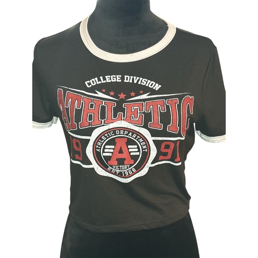 Julia by LoveJ Black Crop Top –College Division Athletic Graphic Size M